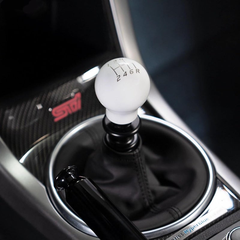 Billetworkz مقبض نقل الوزن من بيلت ووركز (500 جرام) لسيارات سوبارو 6 سرعات WRX: 2015-25 / STI: 2004-21، أبيض لامع - Image 3